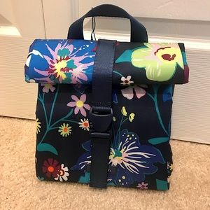 NWT Lighten Up Lunch Tote-Firefly Garden